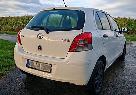 Toyota Yaris 1,33-l-Dual-VVT-i 99Ps Klima 6 Gang