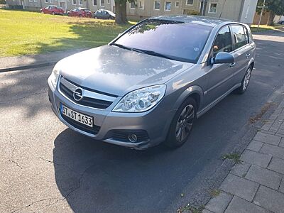 Opel Signum Cosmo 1.9 CDTI 88kW Cosmo