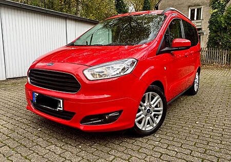 Ford Tourneo Courier gebraucht kaufen Ford Tourneo Courier 1.0 EcoBoost 74kW Titanium,Navi