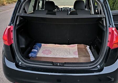 Kia Venga 1.4 CRDi Spirit mit Tempomat & neu TÜV