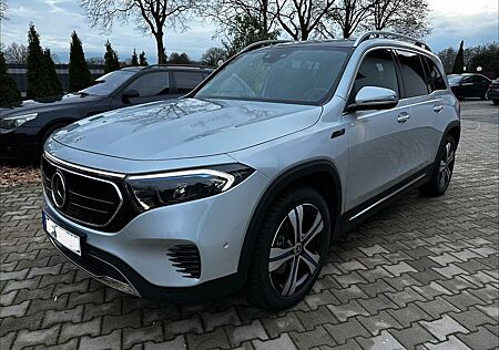 Mercedes-Benz EQB 300 4Matic; TOP ZUSTAND; NUR 28 TKM!