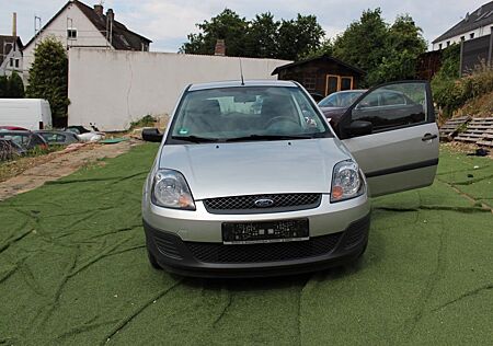 Ford Fiesta Ambiente NEU TÜV
