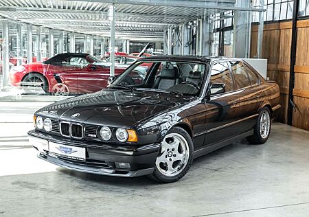 BMW M5 E34 | Shadow-Line | Schiebedach