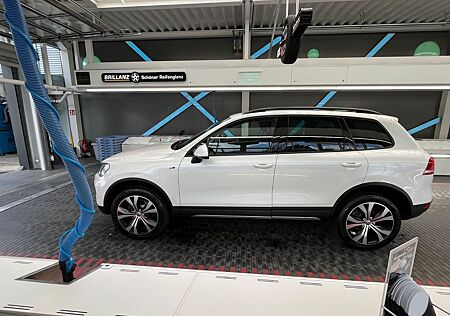 VW Touareg Volkswagen 3.0 V6 TDI Tiptr Exclusive BMT Terra...