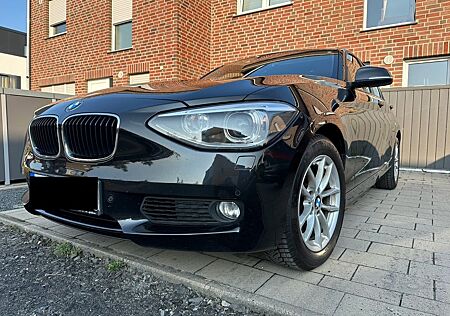 BMW 120d Schiebedach, Keyless GO, Großes Navi, Tempo