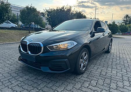 BMW 118 i Advantage Automatik PDC Apple Car Play