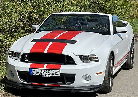 Ford Mustang Shelby GT500 SVT