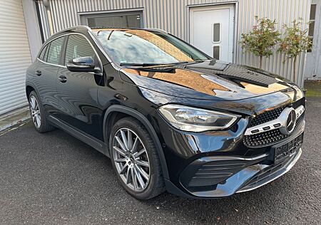 Mercedes-Benz GLA 220 AMG Leder Navi SHZ PDC Distronic 20"