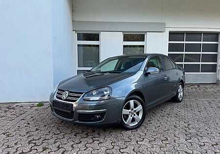 Volkswagen Jetta 1.4 TSI United 1.Hand AHK Navi MFL PDC