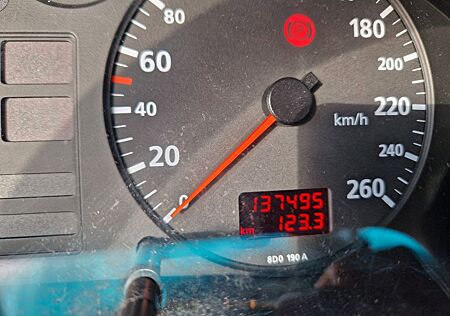 Audi A4 1.6 -