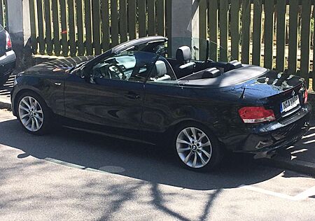 BMW 120i Cabrio - Navi, Leder - All black - Nbg