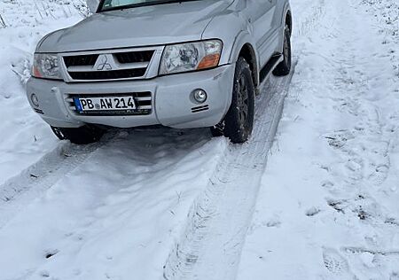 Mitsubishi Pajero 3,2 DI-D Elegance Elegance