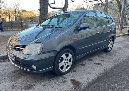Nissan Almera Tino 2.2 dCi acenta 100kW acenta
