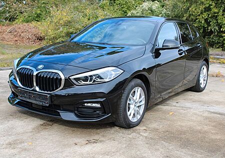 BMW 118 i Sport Line*LEDER*NAVI*SPHA*