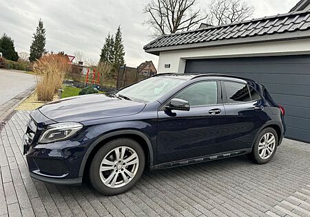 Mercedes-Benz GLA 200 AMG Line AMG Line