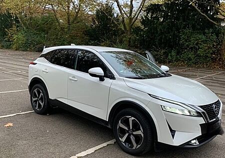 Nissan Qashqai 1.3 DIG-T MHEV 140PS N-Connecta Kamera