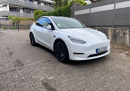 Tesla Model Y Performance Dual Motor AWD Performance