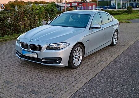 BMW 535i xDrive Touring A Luxury Line Luxury Line