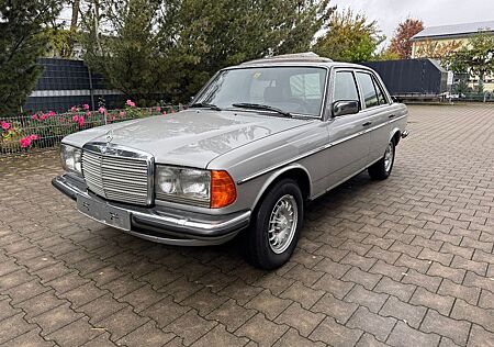 Mercedes-Benz 280 E W123 **1. HAND**
