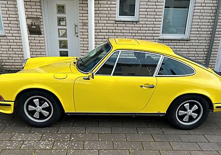 Porsche 911 Urmodell 911 2.4 T E Ölklappe Leder Schiebedach