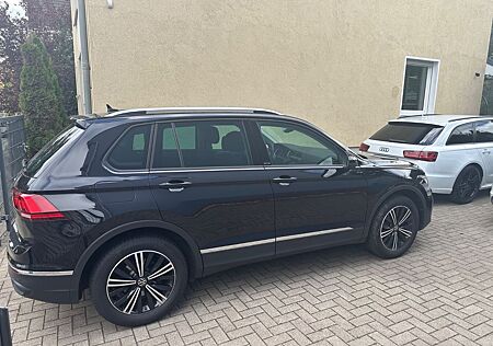 VW Tiguan Volkswagen 1.5 TSI OPF DSG ACTIVE WERKSGARANTIE 2027