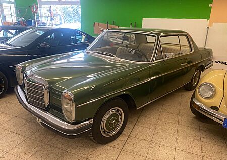 Mercedes-Benz 250 Coupé W114 250C/8