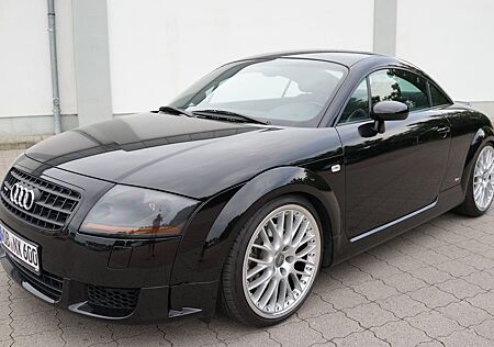 Audi TT 1.8T Coupe quattro 165 kW S-Line Exterieur