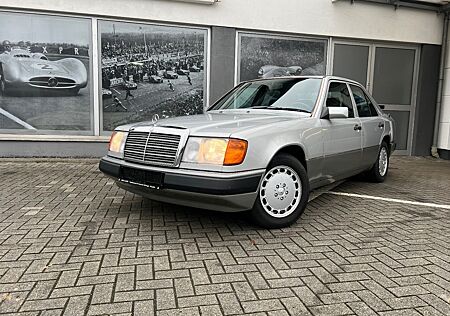 Mercedes-Benz E 300 300 E WURZELNUSSHOLZ/SPORTSITZE/ELKT.LENKSÄULE/3