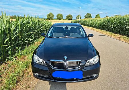 BMW 318i TÜV 4/2027 Panoramadach SHZ Servo