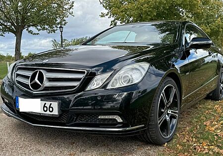 Mercedes-Benz E 350 Coupé CDI BlueEFFICIENCY AVANTG....