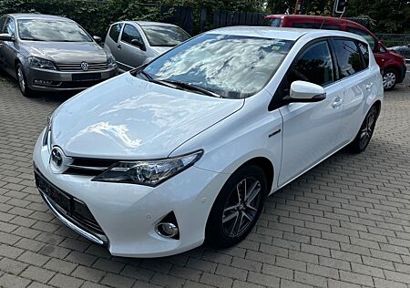 Toyota Auris Hybrid Life+