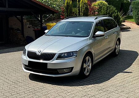 Skoda Octavia 2.0 TDI Style Combi Navi/Xenon/AHK/PDC/