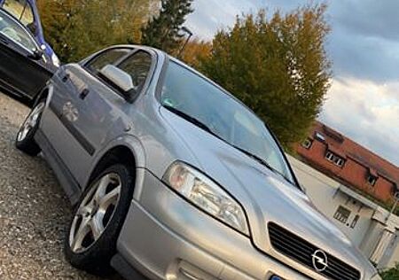 Opel Astra 1.6 - TUV bis 09.2025