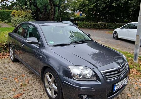 Toyota Avensis Sol 2,2-l-D-CAT Sol