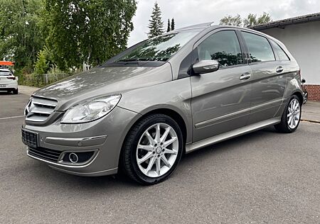 Mercedes-Benz B 200 Turbo 193 Ps Pano-AHK-Orig-Km Tüv-Neu !