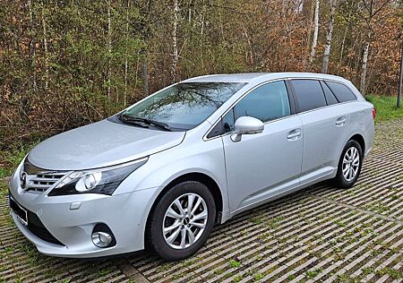 Toyota Avensis Combi 2,0-l-D-4D Life