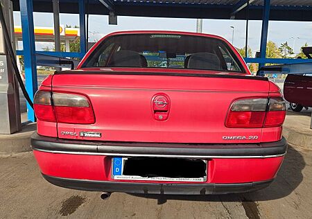 Opel Omega 2.0 -