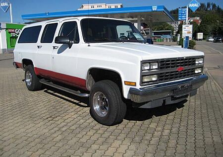 Chevrolet Suburban 4x4 H-ZulassungSchöne
