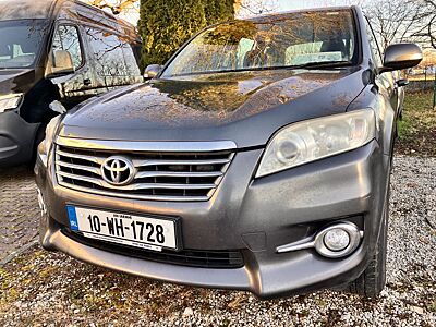 Toyota RAV 4 Rechtslenker Allrad Klima Tempo.