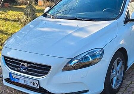 Volvo V40 D2 -