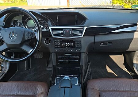 Mercedes-Benz E 300 CDI AVANTGARDE