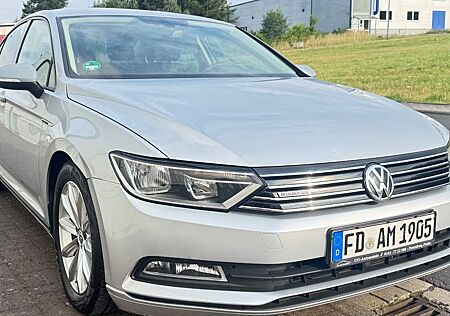 VW Passat Volkswagen 1.6 TDI SCR BlueMotion BlueMotion
