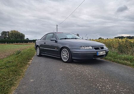 Opel Calibra 2.0i 16V Young Edition