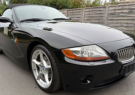 BMW Z4 3.0i,Navi-Prof.Xenon,Leder,Sitzheiz.CD,PDC