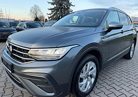 VW Tiguan Allspace Volkswagen 2.0TD Life VC 7Sitze Navi Kamera