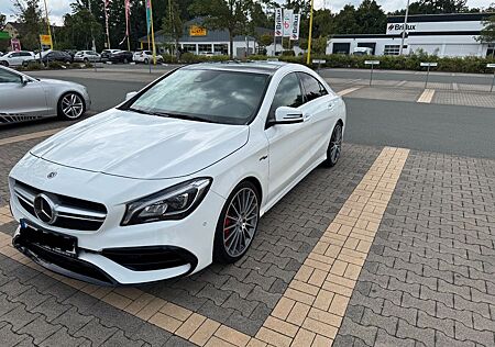 Mercedes-Benz CLA 45 AMG 4MATIC|PANO|KAMERA|SITZH.|DCT|ALCANTA