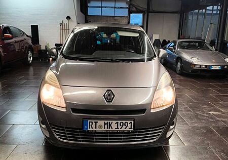 Renault Grand Scenic Dynamique 2.0 16V 140 CVT Dynamique