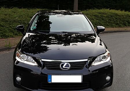 Lexus CT 200h