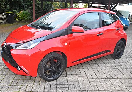 Toyota Aygo (X) Aygo (X) 1,0-l-VVT-i x-play touch TÜV&AU NEU