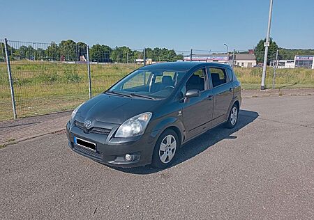 Toyota Corolla Verso 2.2-l-D-CAT